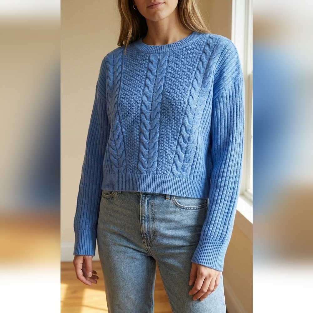 NWOT Tommy Hilfiger Blue Cable Knit Crewneck Cropped Sweater – Size S